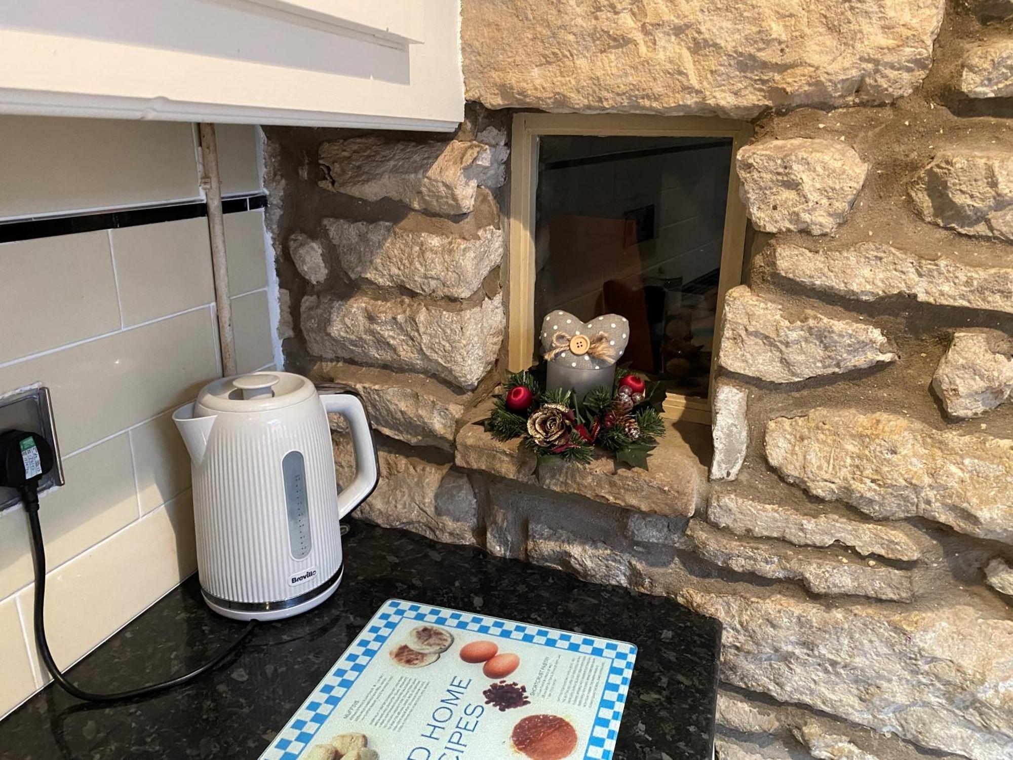 Lavender Cottage, Grade 2 Listed Period Stone Built Cottage In Pickering, North Yorkshire Luaran gambar